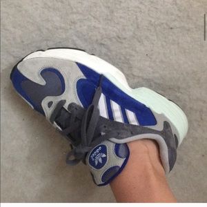 Adidas women’s 8 unisex sneaker yung 1